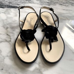 Chanel Gardenia Leather Thong Sandals - Size 37.5